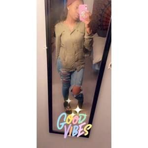 Meet your Posher, Avery